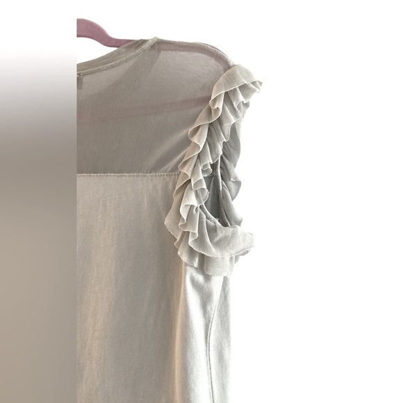 Trame light gray Womens Ruffle Sleeve T Shirt  Gorgeous ruffled sleeves. Large - Picture 3 of 10